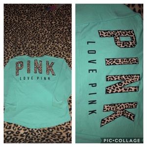 💙 Vs PINK cheetah print crew neck